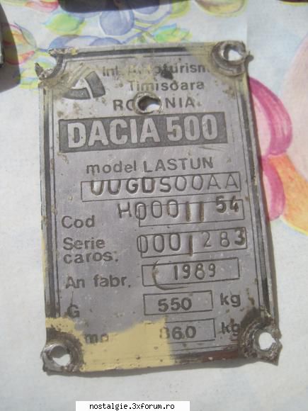 placuta asta am gasit-o pe la motorului unui mai exact pe aripa, dar sub capota. diverse embleme