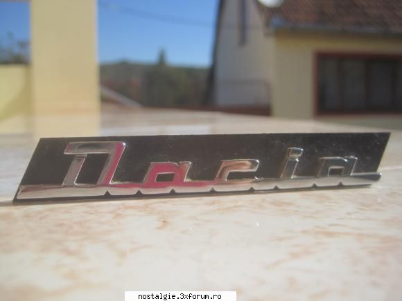 dacia - luata de pe bordul unei 1300. diverse embleme