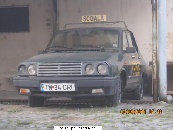 oare face reclama la scoala de soferi? poze cu dacia 1310