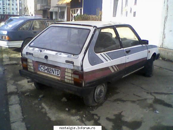un oltcit cu un paintjob poze cu oltcit