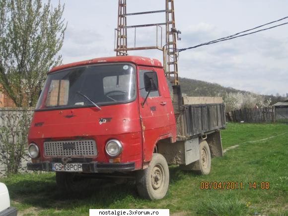 o camioneta tv, vazuta la ca a schimbat usa de la sofer, si a pus de pe un tv de dupa in dreapta are