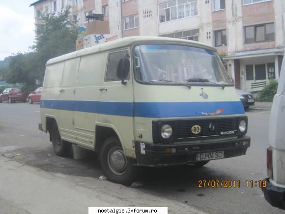 un rocar tv venit din dolj cu legume la piata de nord.. poze cu tv/rocar