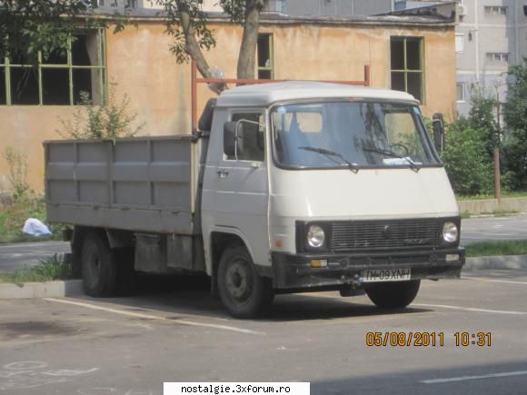 o camioneta rocar tv vazuta intr-o parcare din lugoj, este de vanzare.. poze cu tv/rocar