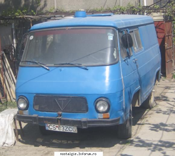un tv care cred ca a fost salvare pe vremuri. poze cu tv/rocar