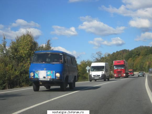 ceva ce rar mai vezi in zilele noastre, un tv in trafic..si pe drum european!  ;)  mai era si in