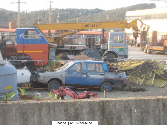 doua dacii 1309. cea de-a doua este cea alba. poze cu camionete dacia