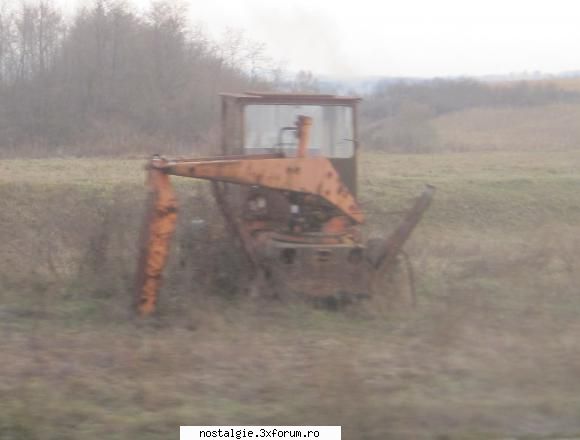 o epava vazuta din tren
astea parca se numeau tih , tractor industrial poze cu tractoare universal